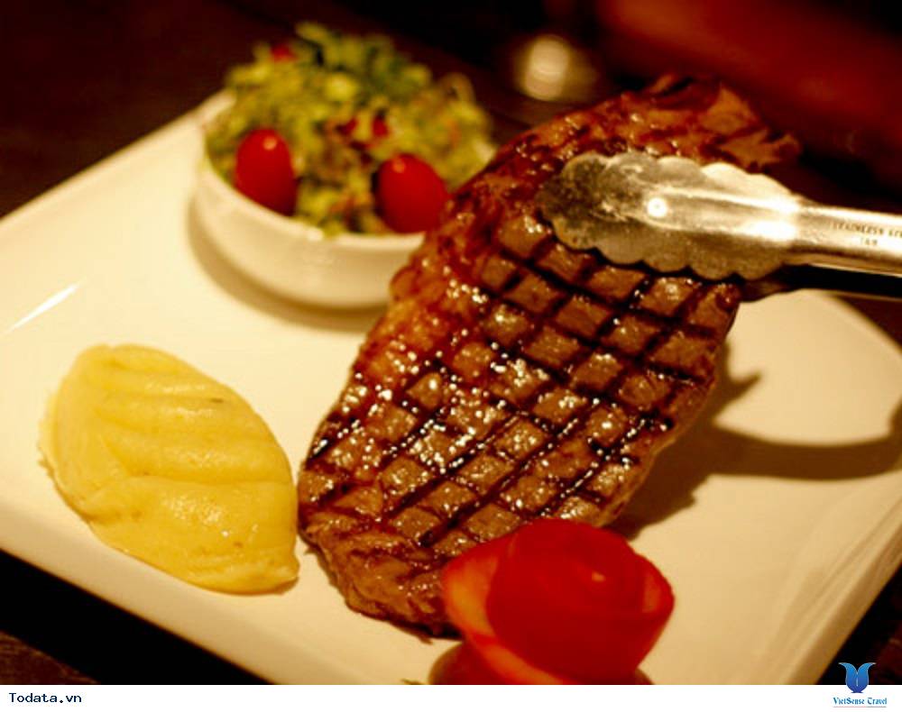 Bò bít tết nướng bơ tỏi thơm lừng - Ảnh 1