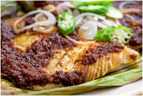 Cá đuối nướng Sambal nổi tiếng ở Singapore - Ảnh 3