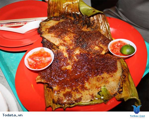 Cá đuối nướng Sambal nổi tiếng ở Singapore - Ảnh 1