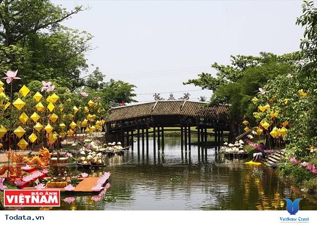 Cảm nhận không gian cổ kính dân dã với chợ quê Thanh Toàn - Ảnh 1