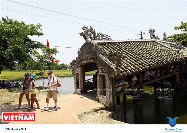 Cảm nhận không gian cổ kính dân dã với chợ quê Thanh Toàn - Ảnh 2