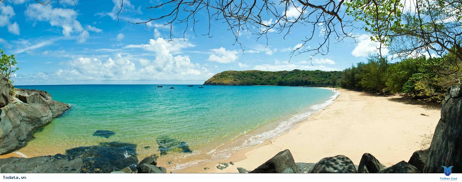 Côn đảo nổi tiếng về nhiều bãi biển hoang sơ mà bạn nên đến - Ảnh 1 Côn đảo nổi tiếng về nhiều bãi biển hoang sơ mà bạn nên đến - Ảnh 1