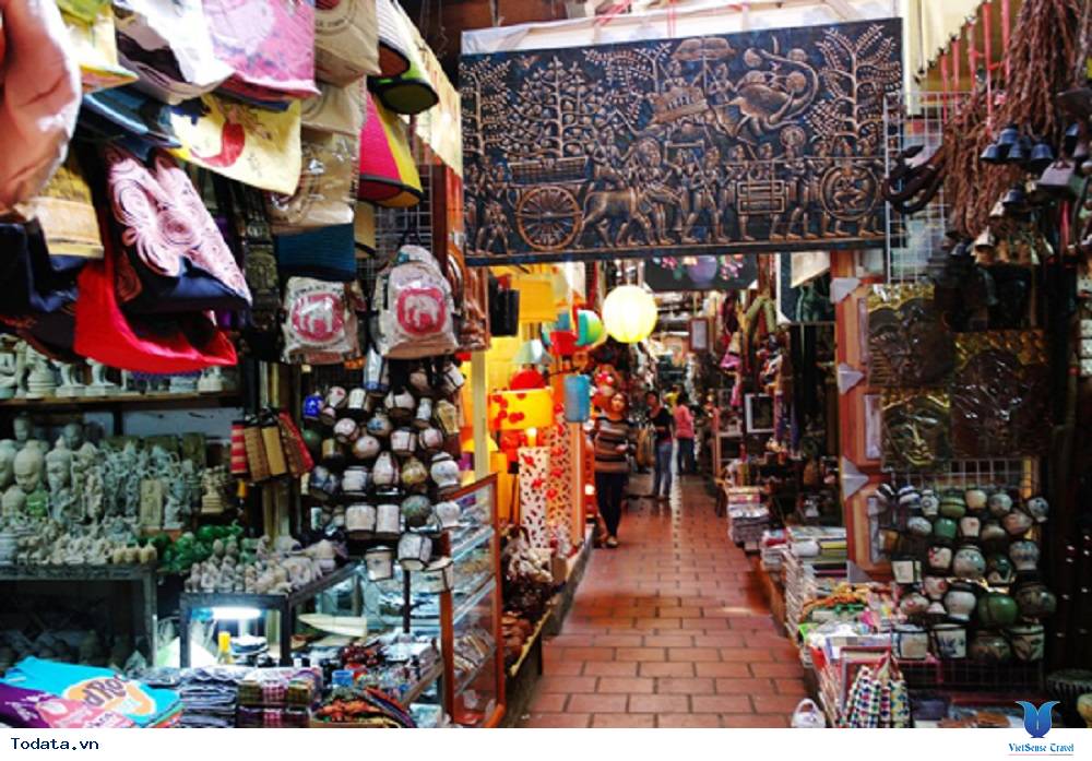 Cùng dạo chợ Nga tại Campuchia để thỏa thích mua sắm - Ảnh 1 Cùng dạo chợ Nga tại Campuchia để thỏa thích mua sắm - Ảnh 1