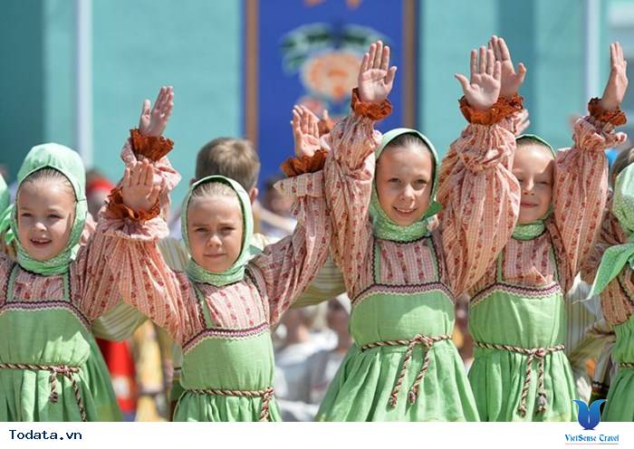 Đắm mình trong những điệu nhảy của lễ hội đặc sắc Nga - Ảnh 5