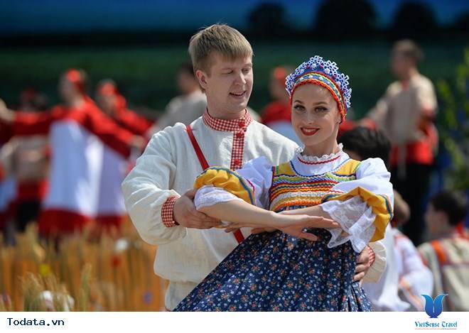 Đắm mình trong những điệu nhảy của lễ hội đặc sắc Nga - Ảnh 3