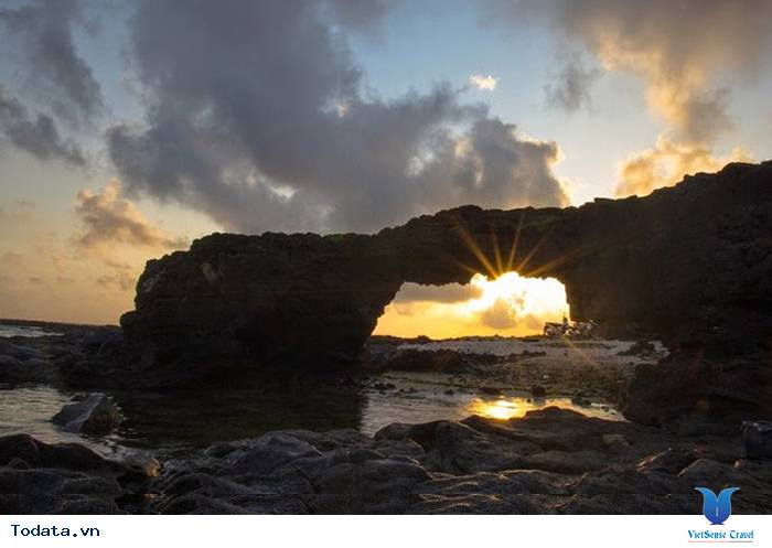 Đắm mình trong sắc màu biển đảo Lý Sơn - Ảnh 4