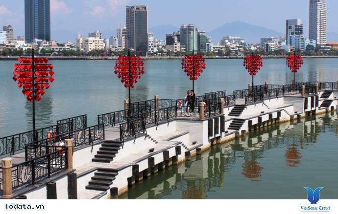 Dạo Bước Nơi Cầu Khóa Tình Yêu Ở Đà Nẵng - Ảnh 9