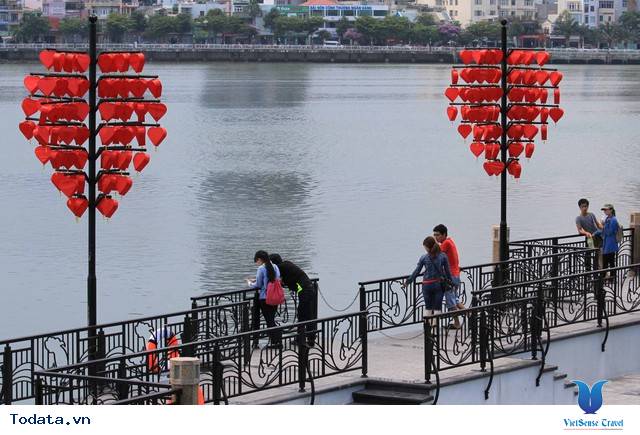 Dạo Bước Nơi Cầu Khóa Tình Yêu Ở Đà Nẵng - Ảnh 3