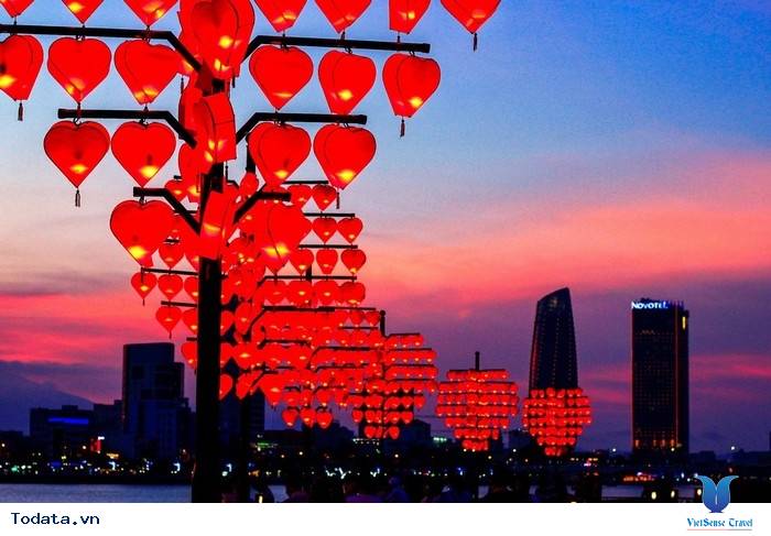 Dạo Bước Nơi Cầu Khóa Tình Yêu Ở Đà Nẵng - Ảnh 8