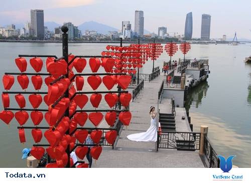 Dạo Bước Nơi Cầu Khóa Tình Yêu Ở Đà Nẵng - Ảnh 2