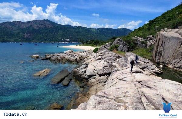 Đảo Hòn Nưa – Điểm đến hấp dẫn của Phú Yên - Ảnh 1