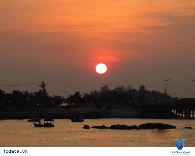 Đến Nha Trang Săn Đón Ánh Bình Minh Tuyệt Đẹp Trên Biển - Ảnh 11