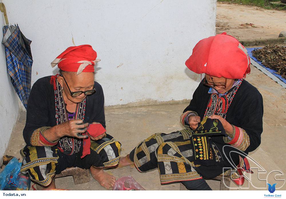 Đến Tả Phìn tham quan làng dệt thổ cẩm và tắm lá thuốc của đồng bào địa phương - Ảnh 2