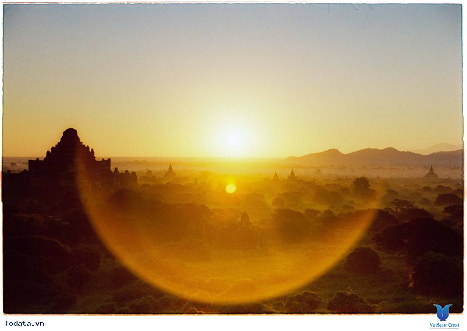 Đi khinh khí cầu ngắm Bangan nên thơ - Ảnh 3 Đi khinh khí cầu ngắm Bangan nên thơ - Ảnh 3