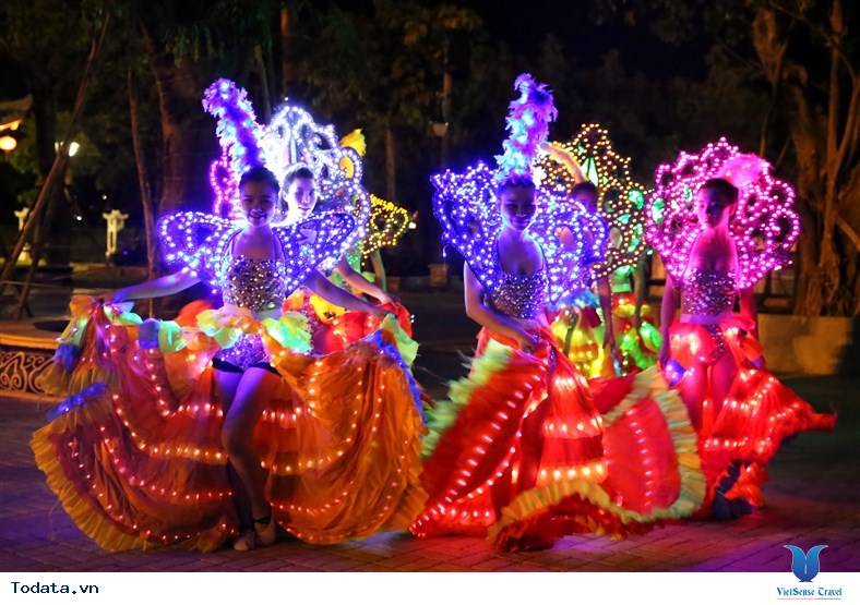 Du lịch Đà Nẵng tham dự lễ hội sắc màu châu Á - Ảnh 3 Du lịch Đà Nẵng tham dự lễ hội sắc màu châu Á - Ảnh 3