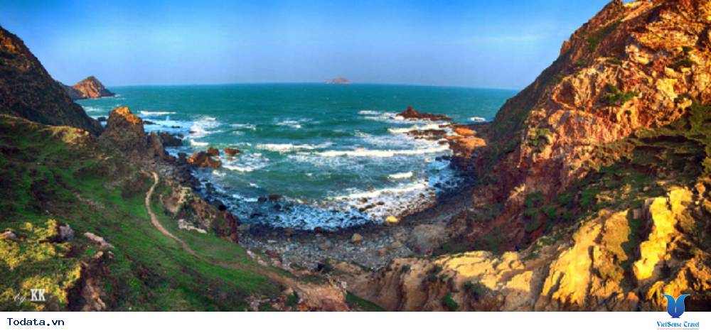 Eo Gió, con đường đi bộ dọc biển đẹp nhất Quy Nhơn - Ảnh 1 Eo Gió, con đường đi bộ dọc biển đẹp nhất Quy Nhơn - Ảnh 1