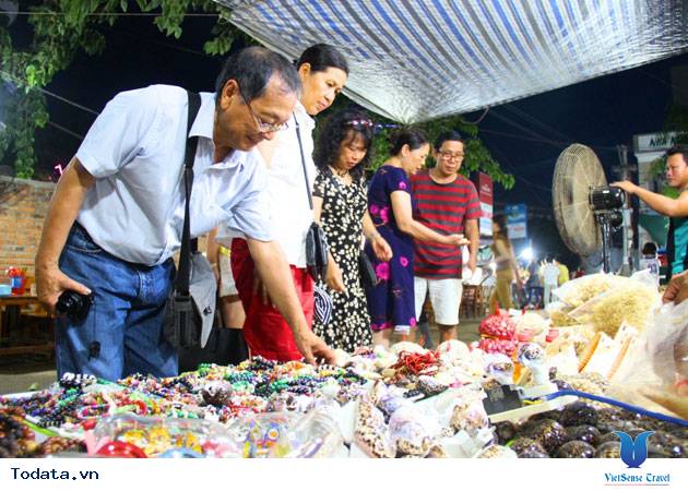 Hấp dẫn chợ đêm Lý Sơn - Ảnh 2