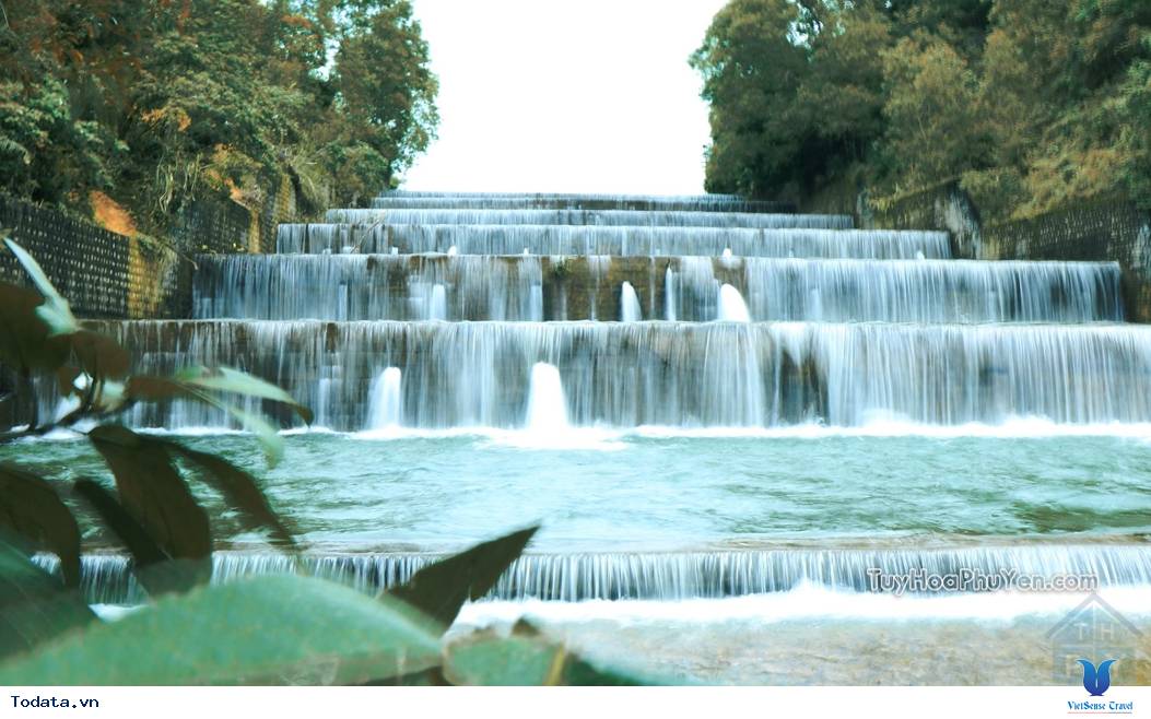 Hồ Hóc Răm (Phú Yên) - điểm đến mới thu hút khách dã ngoại - Ảnh 1