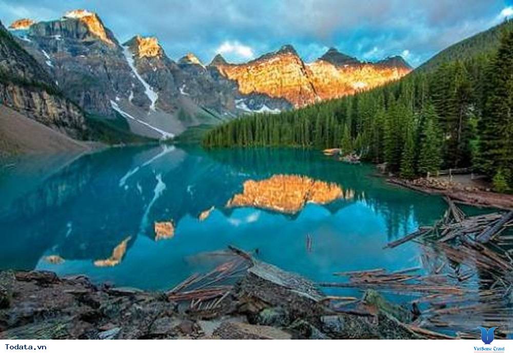 Hồ nước Moraine đẹp nhất thế giới ở Canada