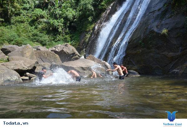 Hoang sơ thác Nậm Dạng (Lào Cai) - Ảnh 1