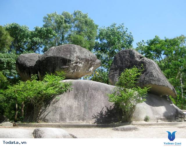 Hòn Trống Mái -  Địa Điểm Du Lịch Hấp Dẫn - Ảnh 5