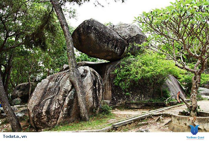 Hòn Trống Mái -  Địa Điểm Du Lịch Hấp Dẫn - Ảnh 4