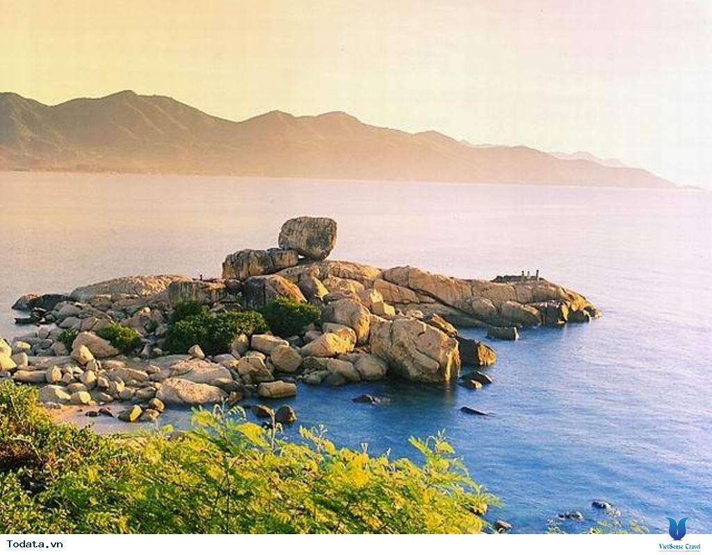 Hòn Chồng Nha Trang - Ảnh 2