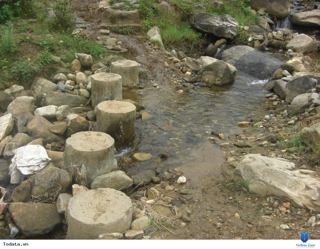 Huyền Bí Bãi Đá Cổ Sapa - Ảnh 2