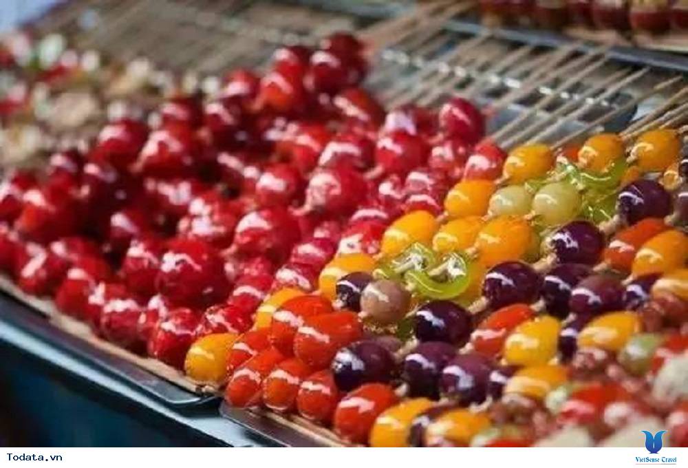 Kẹo hồ lô, món ăn đường phố nổi tiếng của người Trung Quốc - Ảnh 3 Kẹo hồ lô, món ăn đường phố nổi tiếng của người Trung Quốc - Ảnh 3