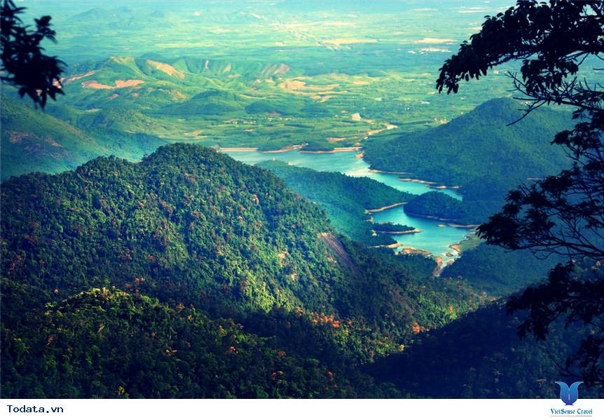 Khám phá những điểm du lịch đẹp nhất xứ Huế - Ảnh 3 Khám phá những điểm du lịch đẹp nhất xứ Huế - Ảnh 3