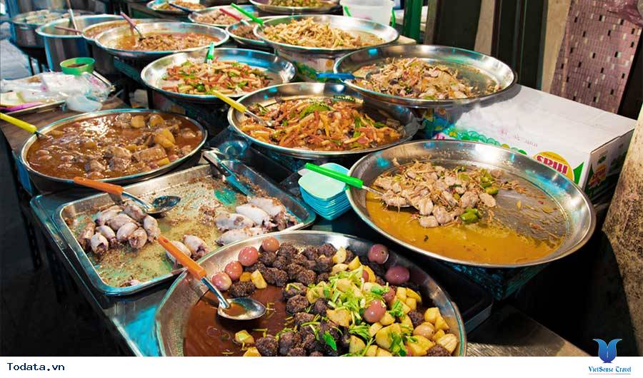 Không thể bỏ lỡ thiên đường ăn vặt ở chợ đêm cuối tuần Krabi của Thái Lan - Ảnh 2