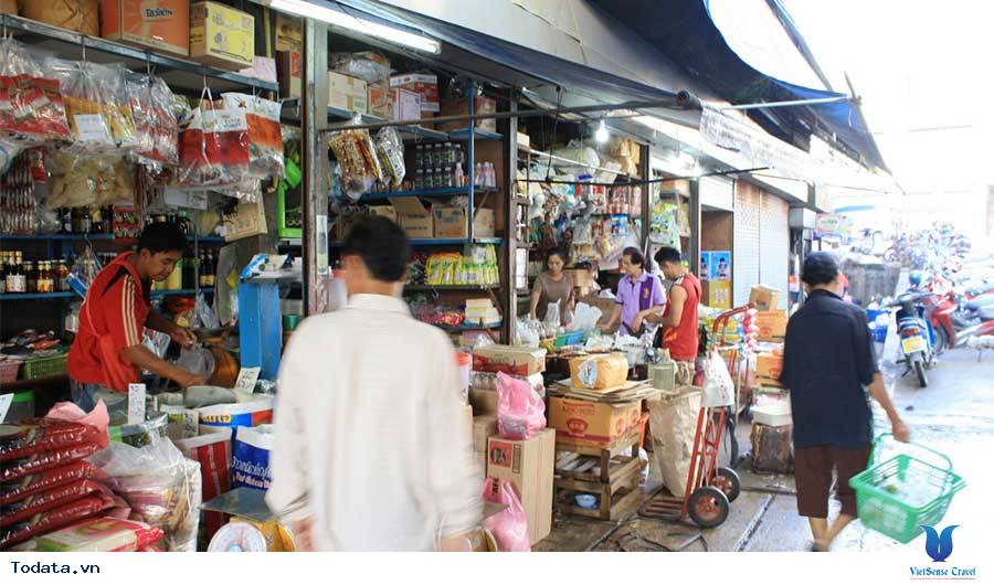 Không thể bỏ lỡ thiên đường ăn vặt ở chợ đêm cuối tuần Krabi của Thái Lan - Ảnh 1