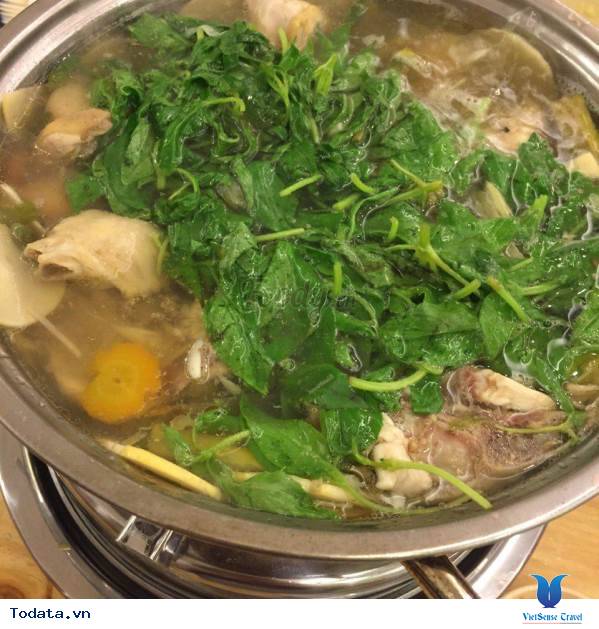 Lẩu Gà Lá É, Món Ngon Nức Tiếng Đà Lạt - Ảnh 2