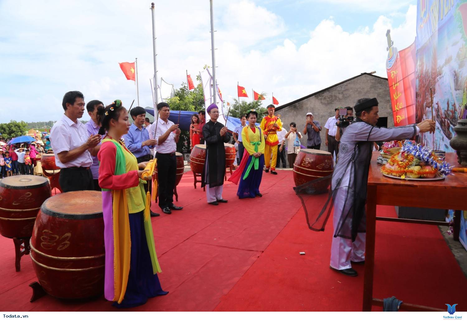 Lễ Hội Quan Lạn - Ảnh 1 Lễ Hội Quan Lạn - Ảnh 1