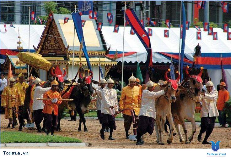 Lễ hội truyền thống ở Campuchia có gì hấp dẫn khách du lịch - Ảnh 2 Lễ hội truyền thống ở Campuchia có gì hấp dẫn khách du lịch - Ảnh 2