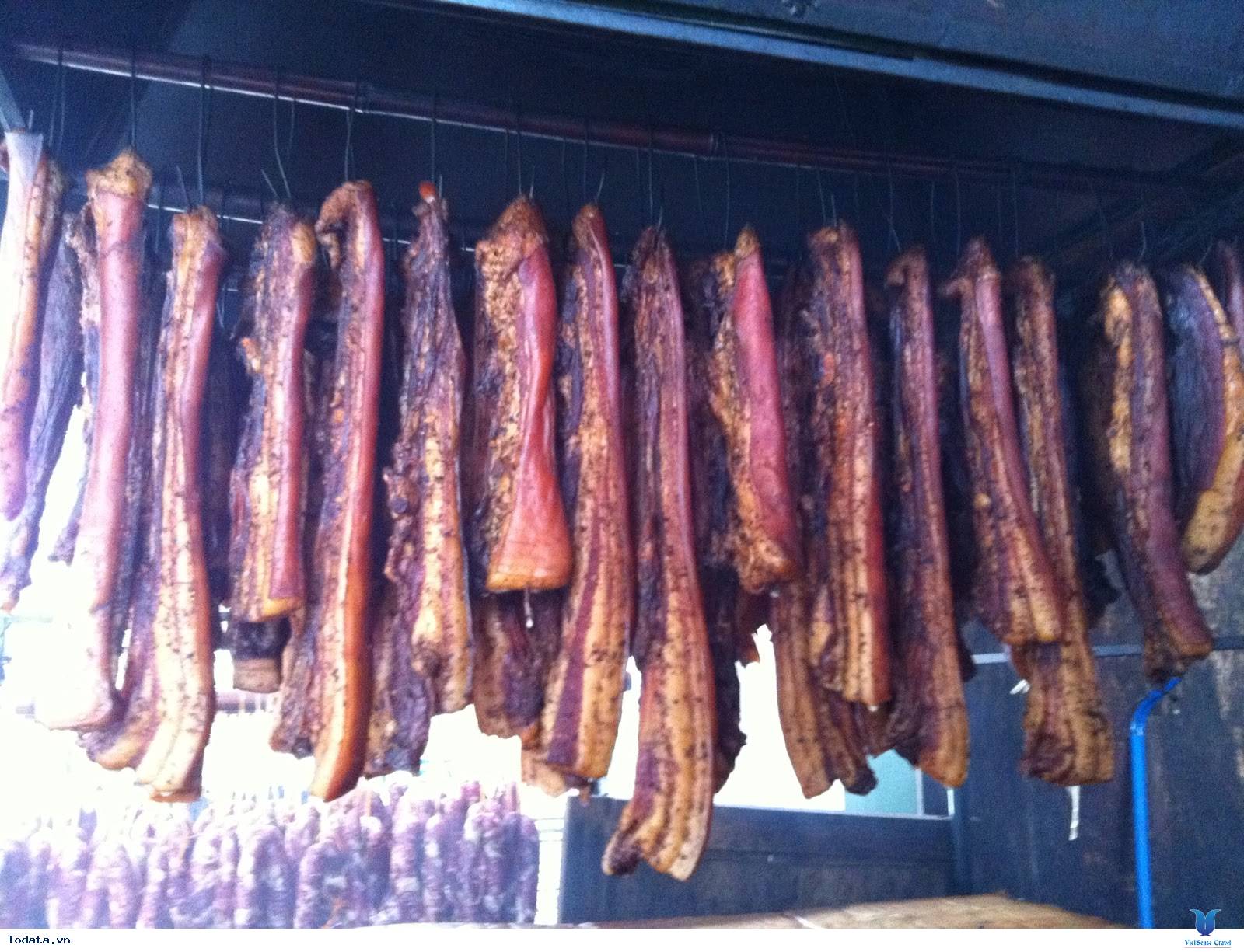 Lên Miền Sơn Cước Thưởng Thức Đặc Sản Thịt Xông Khói - Ảnh 1