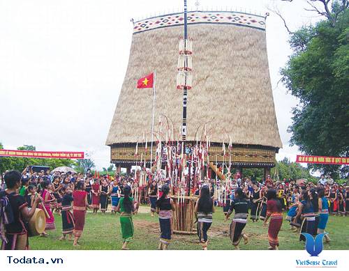 Nét Đẹp Kiến Trúc Nhà Rông Của Núi Rừng Tây Nguyên - Ảnh 8 Nét Đẹp Kiến Trúc Nhà Rông Của Núi Rừng Tây Nguyên - Ảnh 8