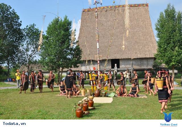 Nét Đẹp Kiến Trúc Nhà Rông Của Núi Rừng Tây Nguyên - Ảnh 5 Nét Đẹp Kiến Trúc Nhà Rông Của Núi Rừng Tây Nguyên - Ảnh 5