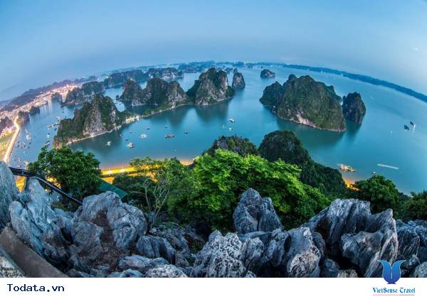 Ngắm Nhìn Hạ Long Từ Đỉnh Núi Bài Thơ - Ảnh 3 Ngắm Nhìn Hạ Long Từ Đỉnh Núi Bài Thơ - Ảnh 3