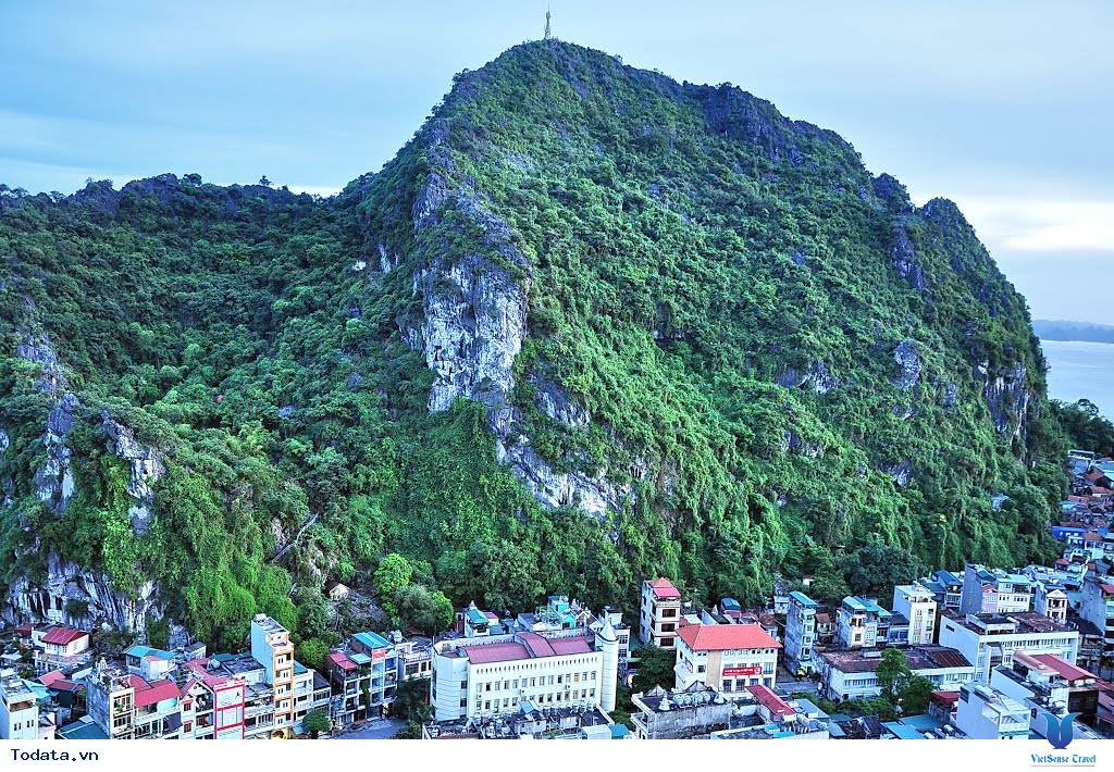 Ngắm Nhìn Hạ Long Từ Đỉnh Núi Bài Thơ - Ảnh 5 Ngắm Nhìn Hạ Long Từ Đỉnh Núi Bài Thơ - Ảnh 5