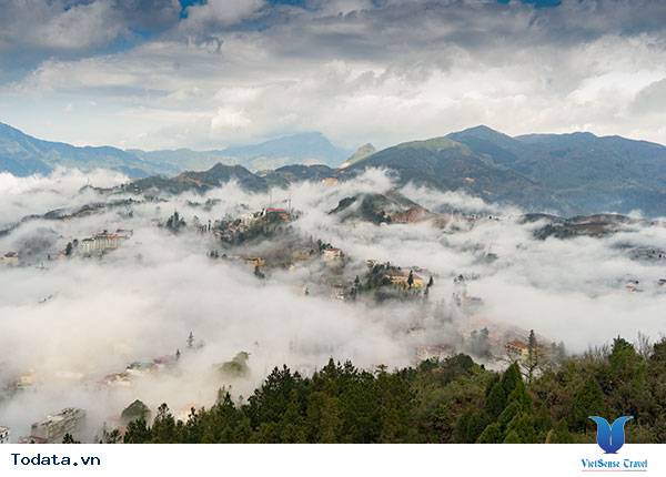 Ngắm Sa Pa từ trên núi Hàm Rồng - Ảnh 1 Ngắm Sa Pa từ trên núi Hàm Rồng - Ảnh 1