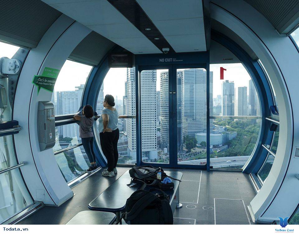 Ngắm toàn cảnh đất nước Singapore từ trên cao xuống tại vòng quay Singapore flyer - Ảnh 4