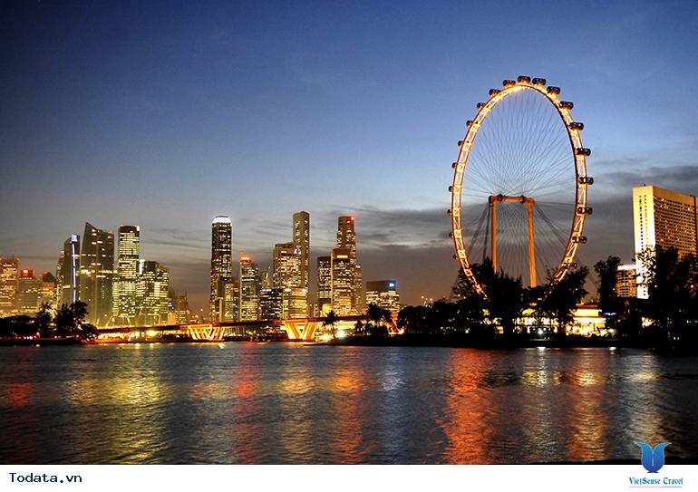 Ngắm toàn cảnh đất nước Singapore từ trên cao xuống tại vòng quay Singapore flyer - Ảnh 13