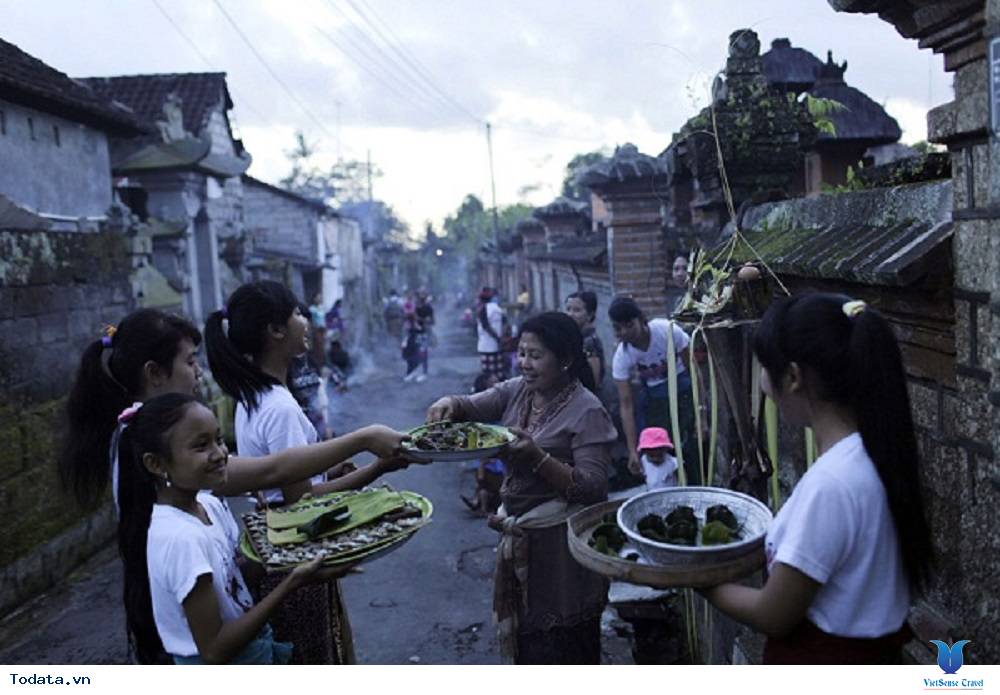 Nghi thức xã giao ở Bali - Ảnh 2 Nghi thức xã giao ở Bali - Ảnh 2