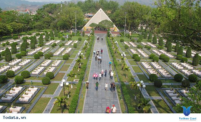 Nghiêng Mình Nơi Nghĩa Trang Liệt Sĩ Đồi A1 - Ảnh 1