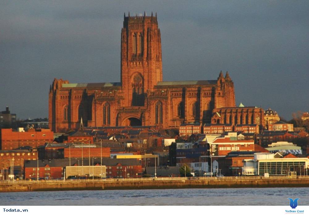 Nhà thờ Liverpool lớn nhất nước Anh - Ảnh 1