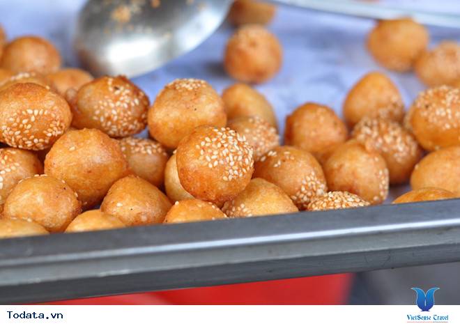 Những món quà vặt kinh điển phố cổ Hà Nội - Ảnh 3