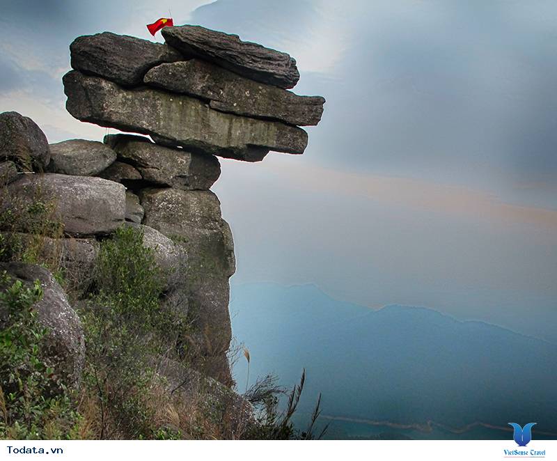 Núi Đá Chồng - kiệt tác của thiên nhiên - Ảnh 1