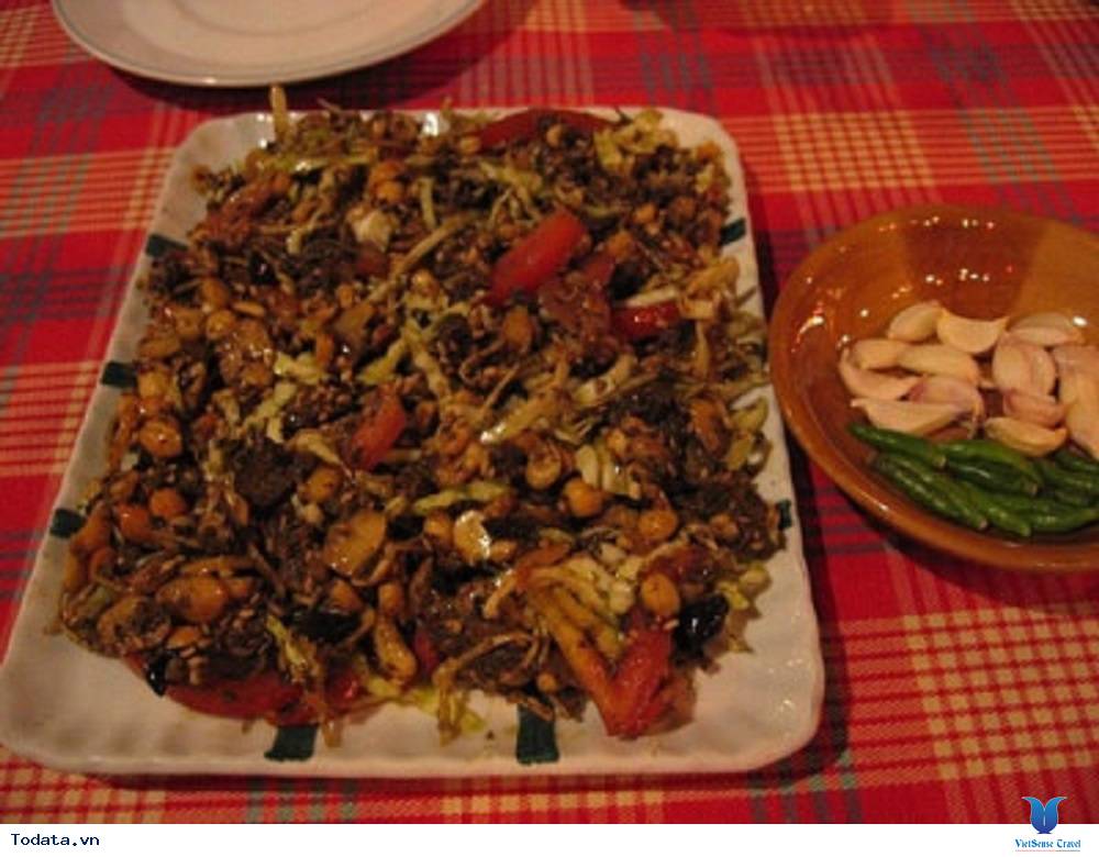 Phong cách thưởng thức bữa ăn của người Myanmar - Ảnh 1