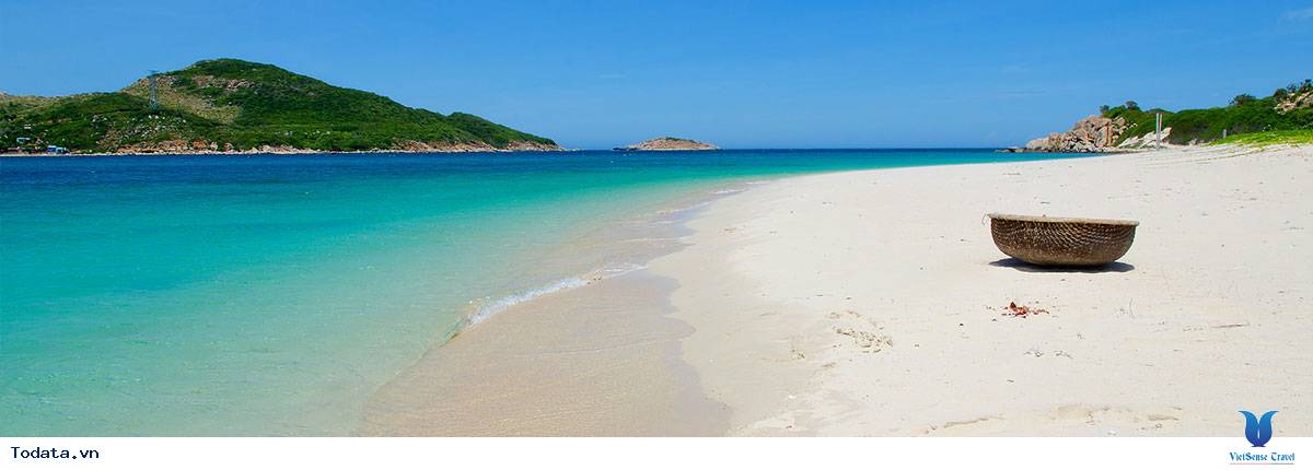 Quan  Lạn, Bãi Biển Đẹp Và Hoang Sơ Nhất - Ảnh 1